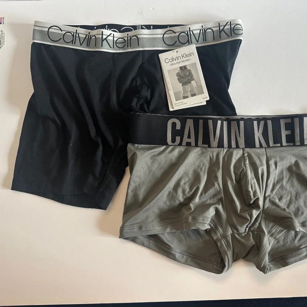 NWOT Calvin Klein Black and Gray Boxer Briefs -2 pairs
